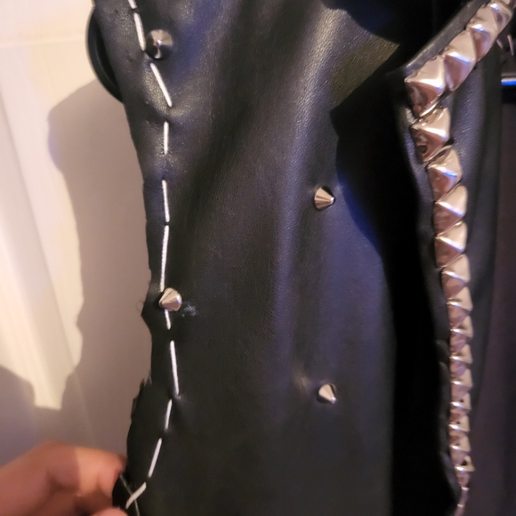 Real Studded leather vest with backpatch - Picture 6 of 7